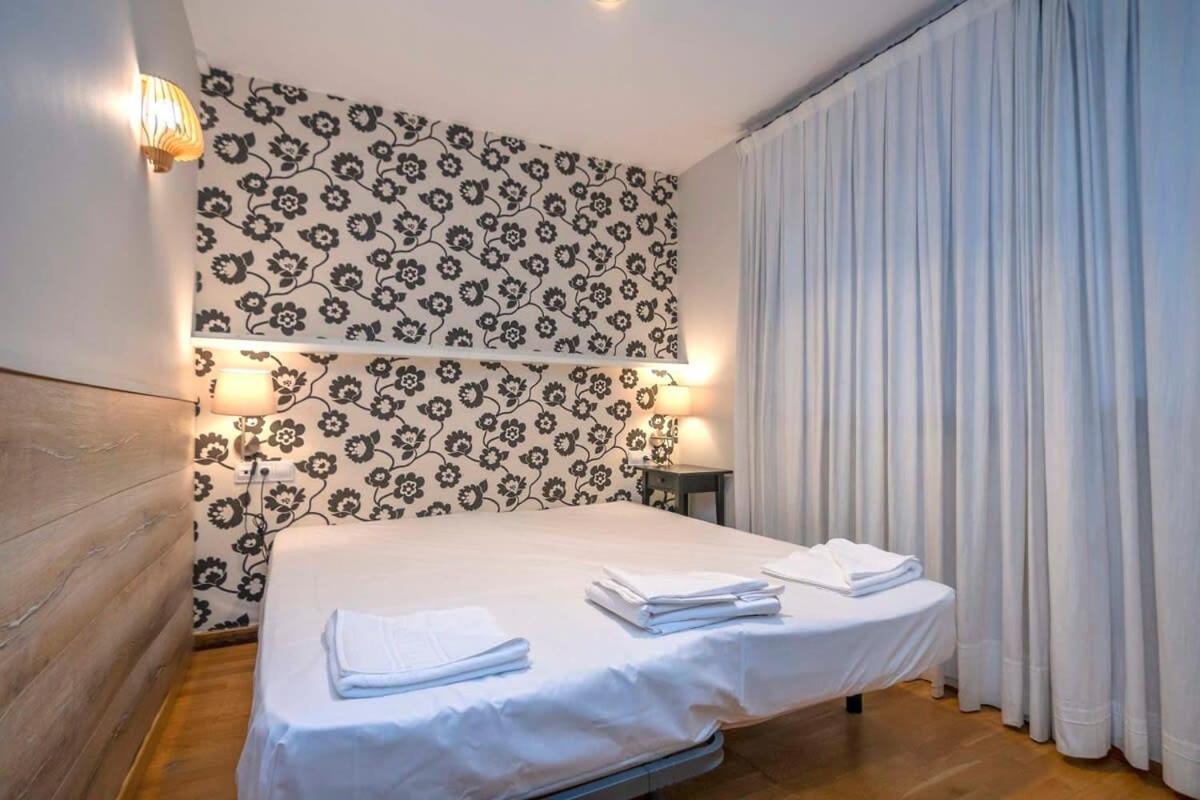 Bright And Modern Duplex With Terrace In Eixample District P2 Barcelona